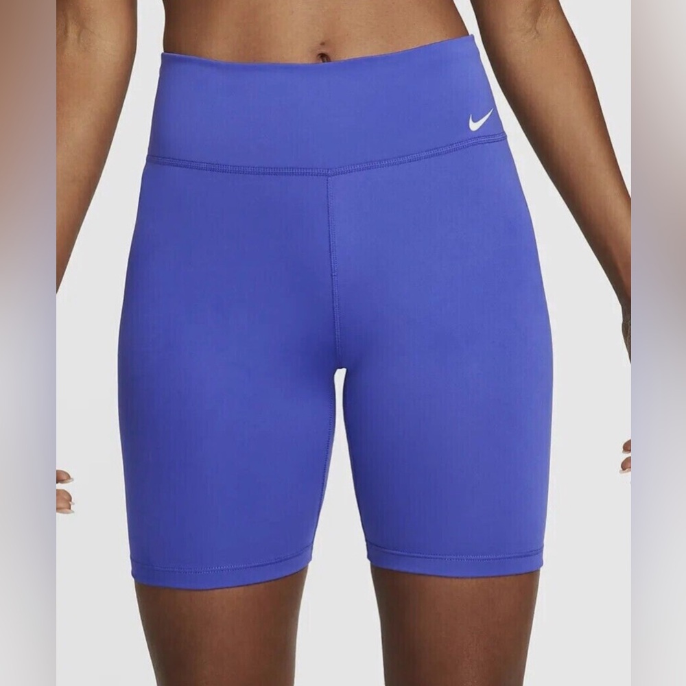 New Nike One Dri Fit Women's Sz XS Tight Fit Mid Rise 7" Length Athletic Shorts